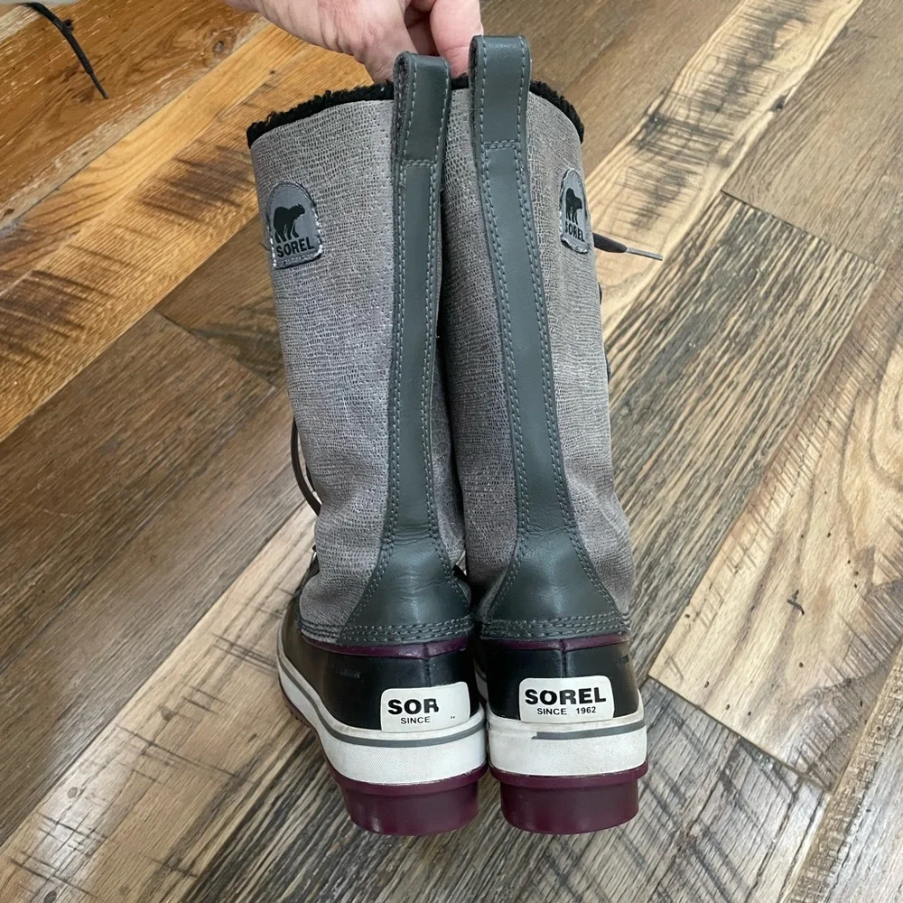 Sorel waterproof winter snow boots Wm 6